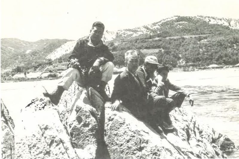 경주 문무대왕릉에서 (1967)