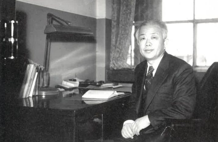 1970년대 교수연구실에서 황수영